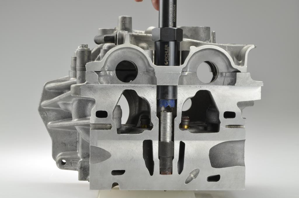 Supplement to Injector Removal Set with hole saws and cleaning brushes