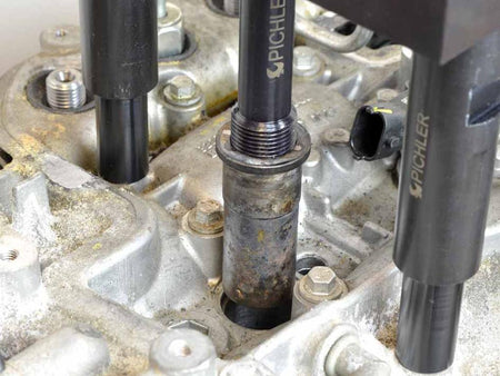 Supplement to Injector Removal Set with hole saws and cleaning brushes