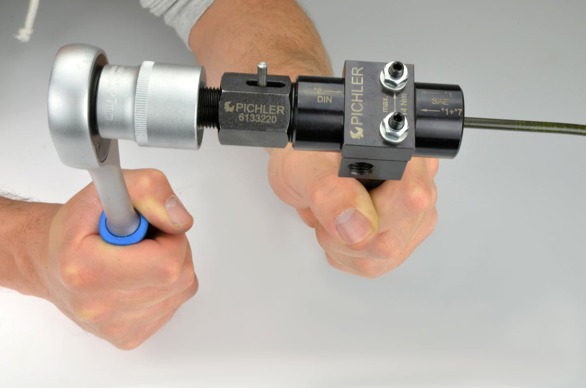 Vehicle brake flaring tool model M for SAE and DIN single and double flang