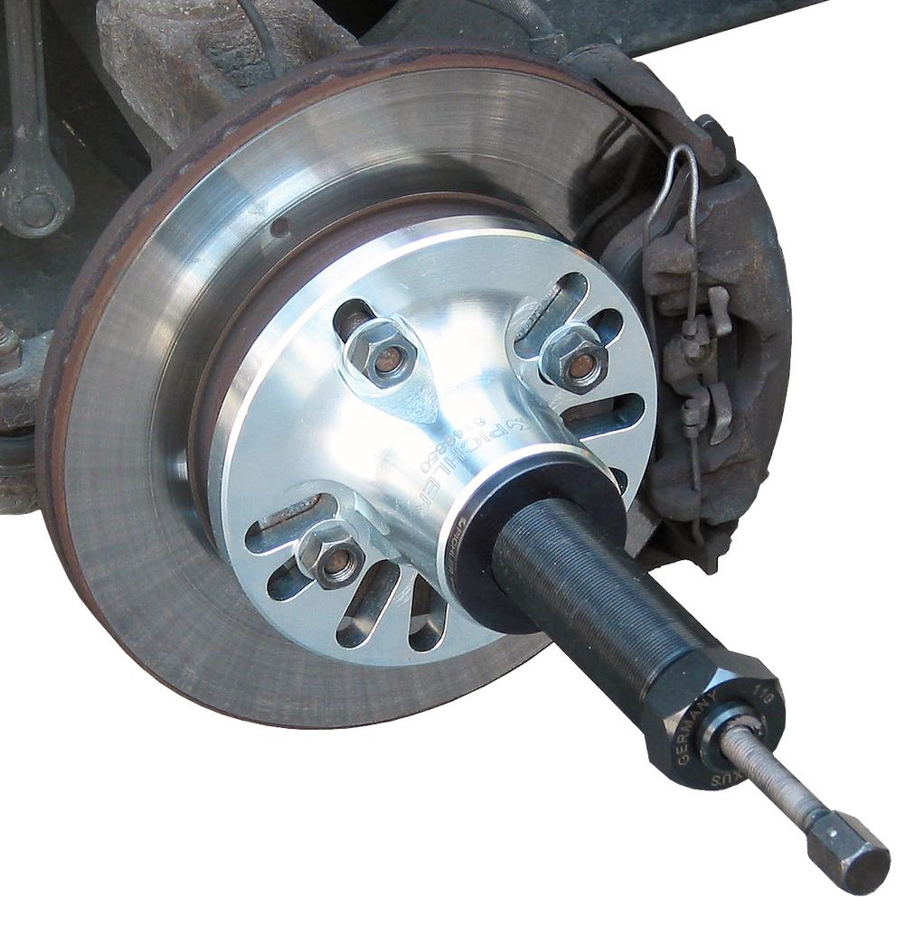 Universal wheel hub remover with hydraulic spindle, adapters, mounting screws & nuts