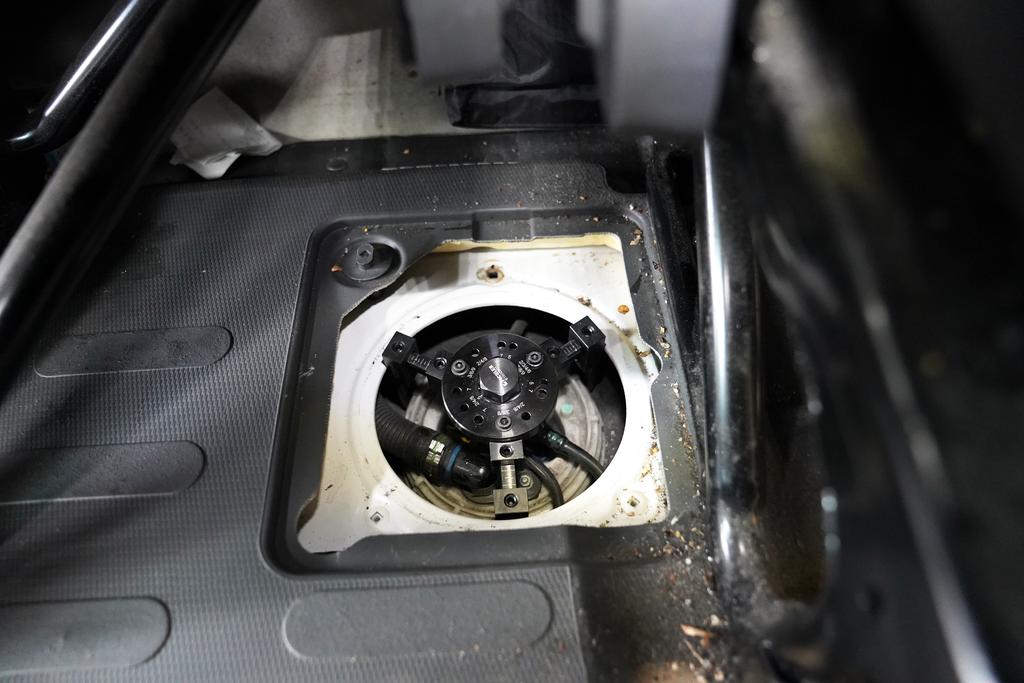 Fuel tank sensor ring removal kit