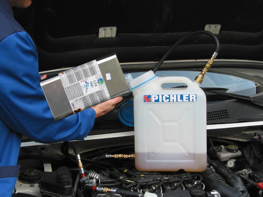 Universal Fuel System Cleaning Kit Complete 34 pc.