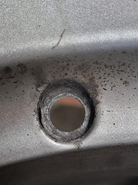 Milling and cleaning set for tyre valves