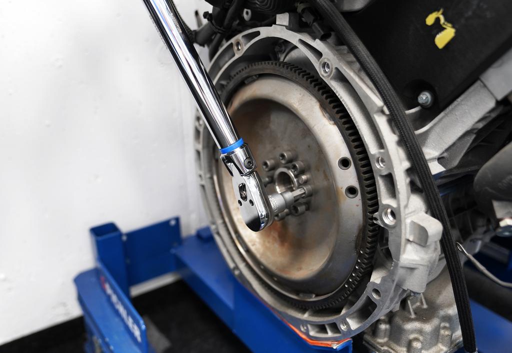 Digital torque wrench 1/2", (17) 68 - 340 Nm incl. rotation angle with swivel head