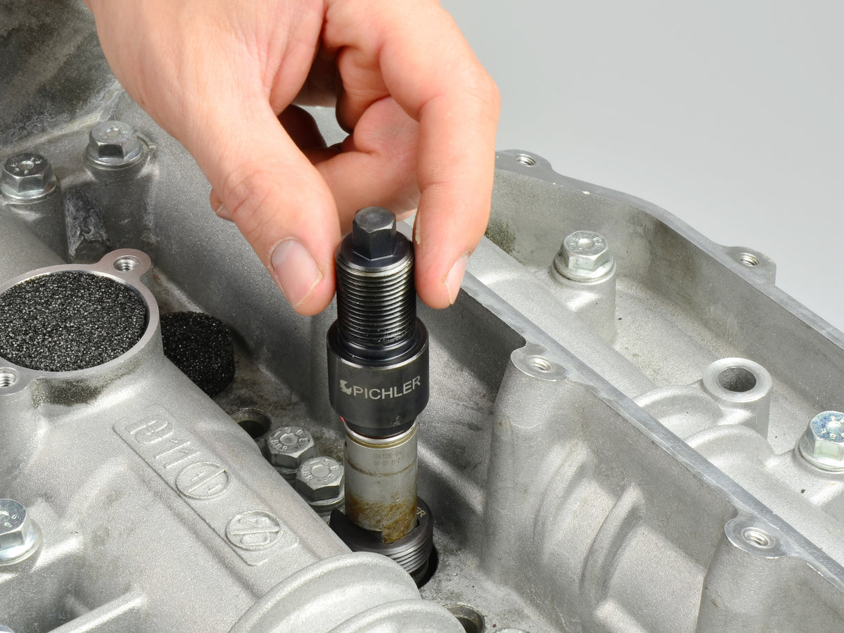 Injector-removal tool BMW