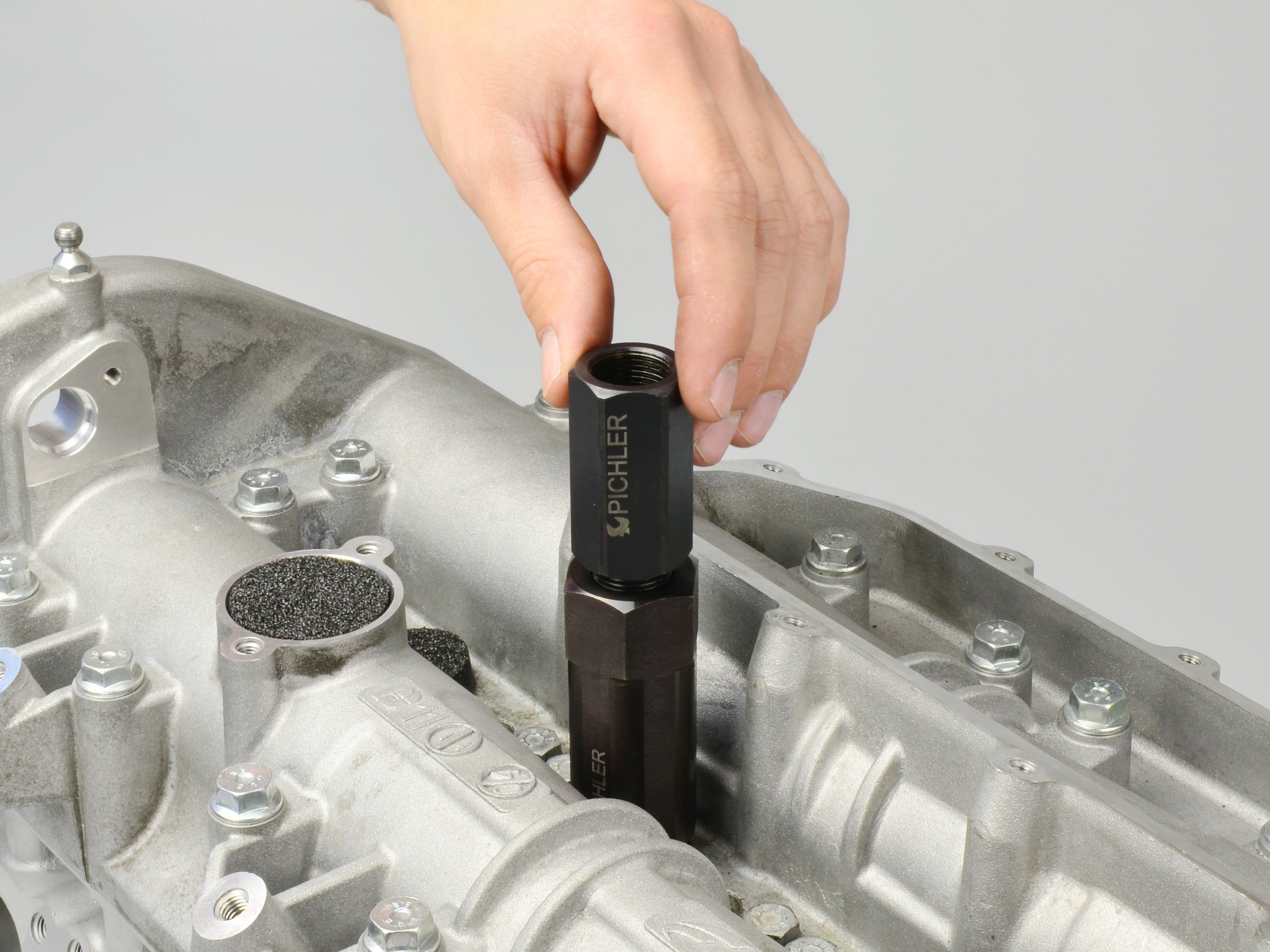Injector-removal tool BMW