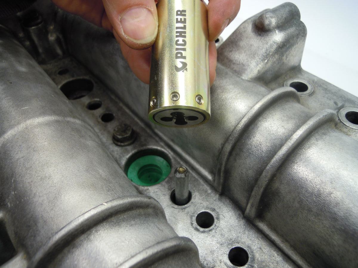 Injector clamping bolt repair kit SOFIM 2,3l & 3,0l