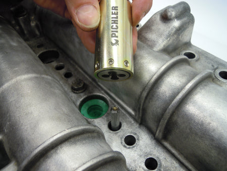 Injector clamping bolt repair kit SOFIM 2,3l & 3,0l