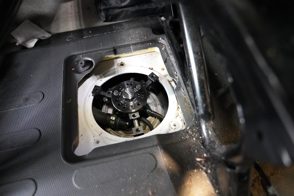 Fuel tank sensor ring removal kit