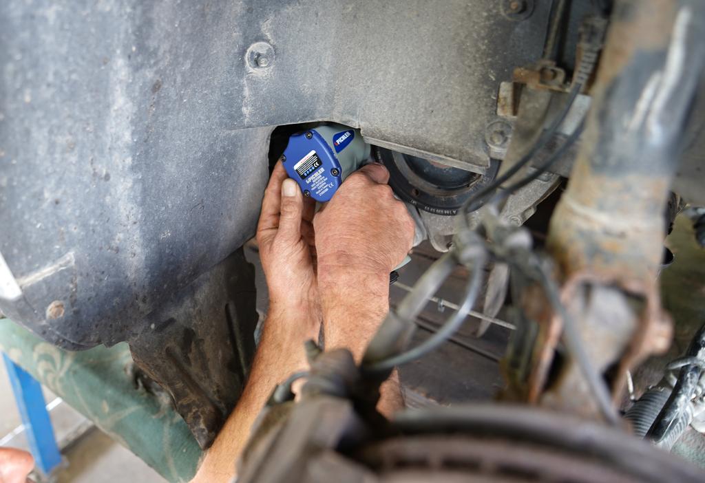 XS-Multi impact wrench incl. 5 plug in adapters