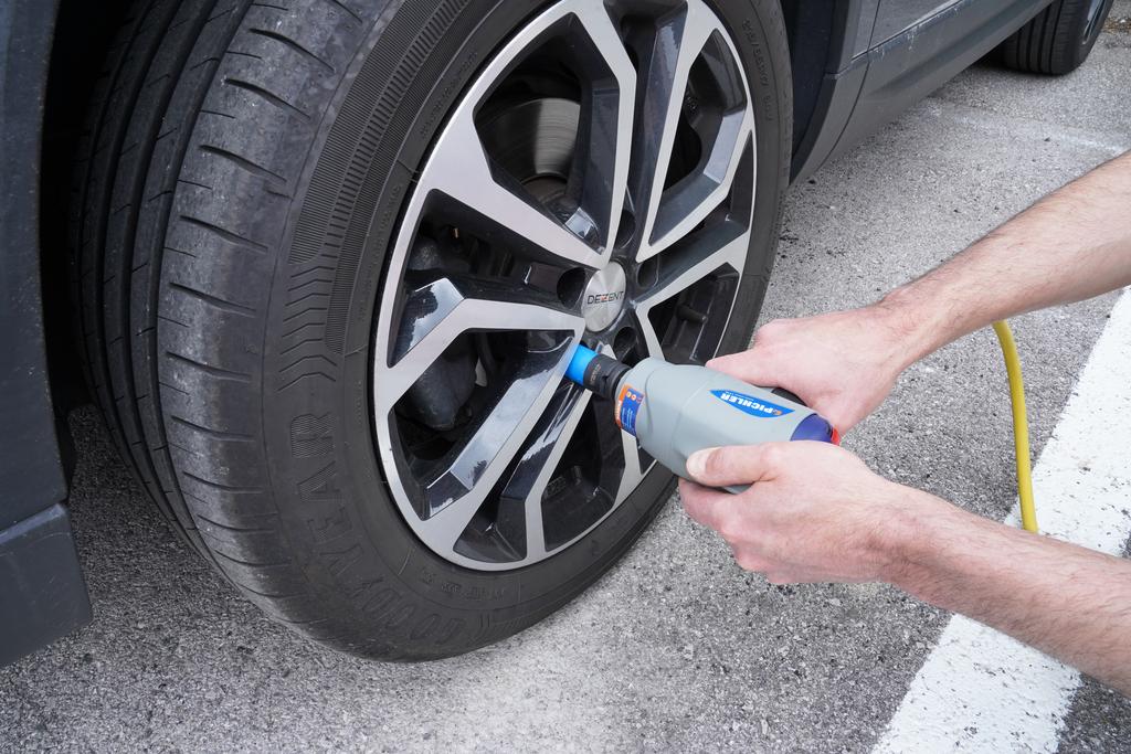 Professional impact wrench 1/2", 1850 Nm