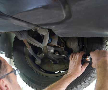 Gear transmitted POWER Air Saw 7650 Bpm