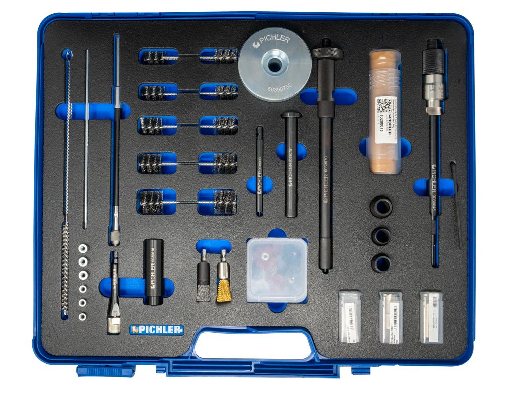 Injector shaft cleaning set with 5 modules