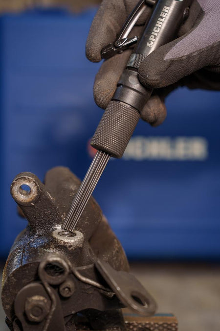 Mini air needle scaler