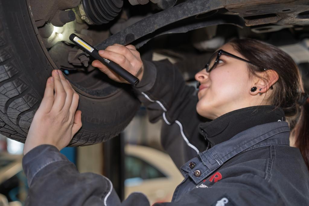 Professional LED Pen Light with magnetic Clip